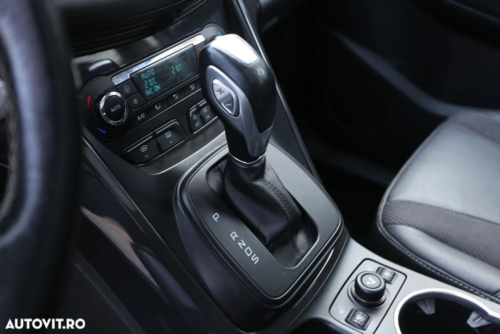 Ford Kuga 2.0 TDCi 4x4 Aut. ST-Line - 14