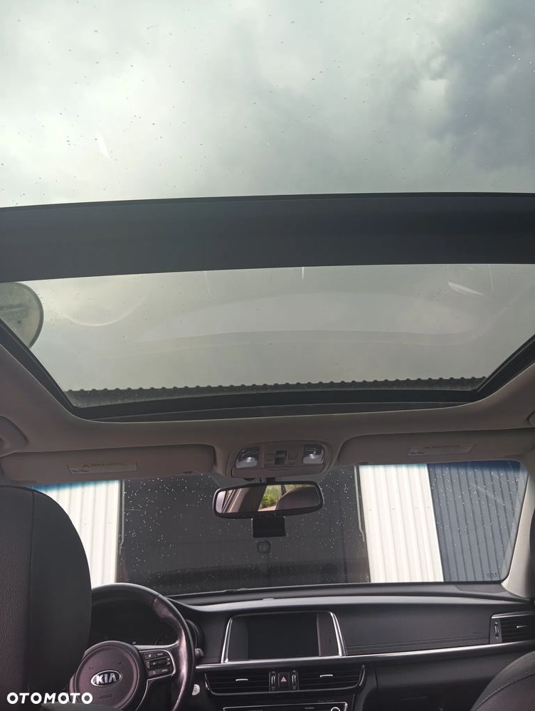 Kia Optima - 11