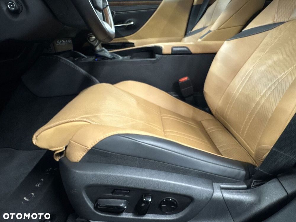 Lexus ES 300h Prestige - 19