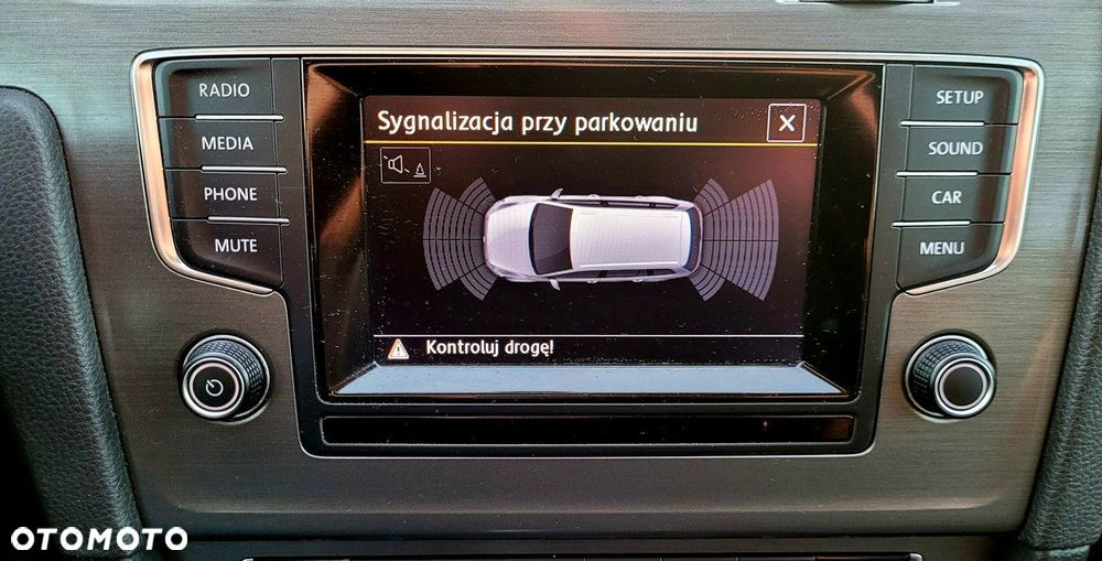 Volkswagen Golf 1.6 TDI BlueMotion Technology Lounge - 16