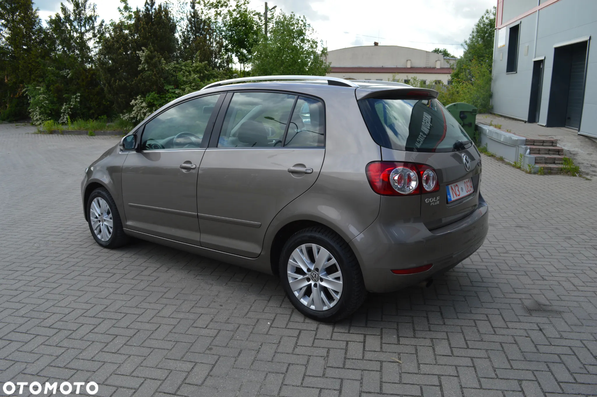 Volkswagen Golf Plus 1.6 TDI BlueMot Comfortline - 8