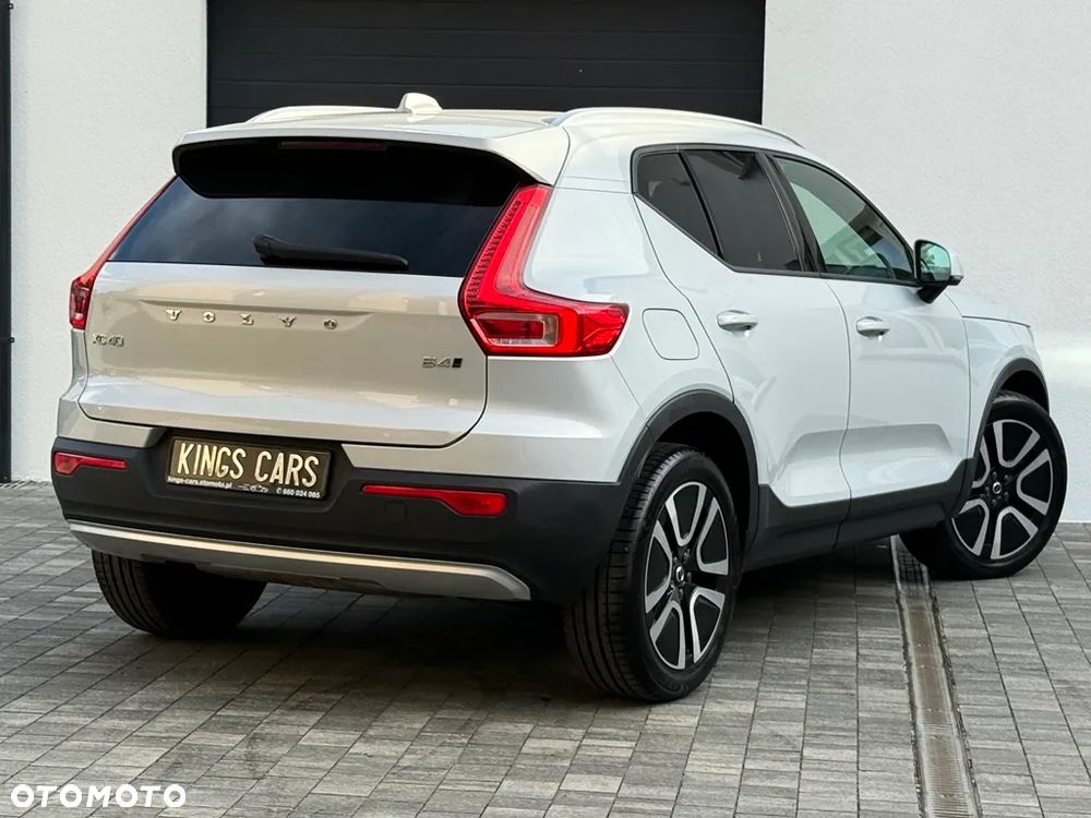 Volvo XC 40 B4 B AWD Geartronic Momentum Pro - 4