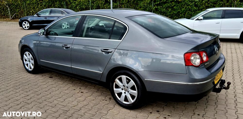 Volkswagen Passat 2.0 Blue TDI SCR Trendline - 4