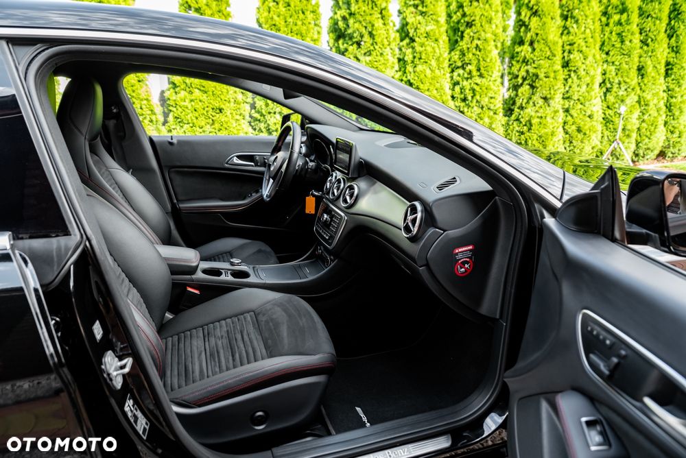 Mercedes-Benz CLA - 24