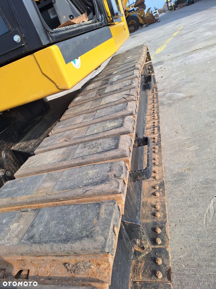 Caterpillar 310 - 13