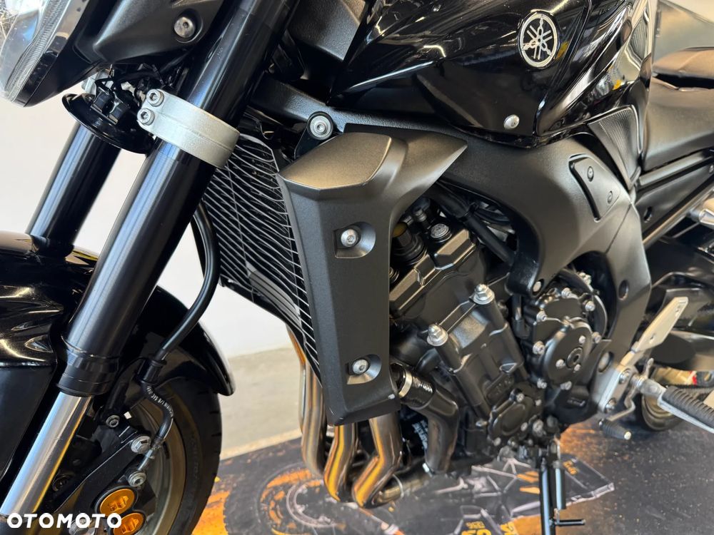 Yamaha FZ - 18