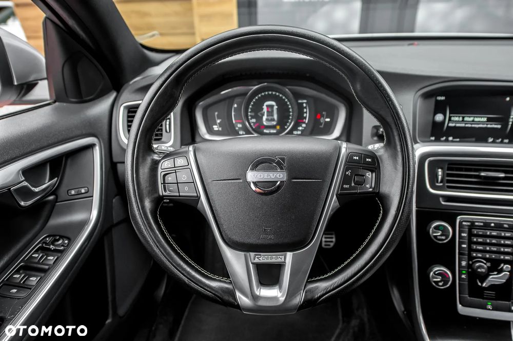 Volvo V60 D4 Drive-E R-Design Momentum - 23