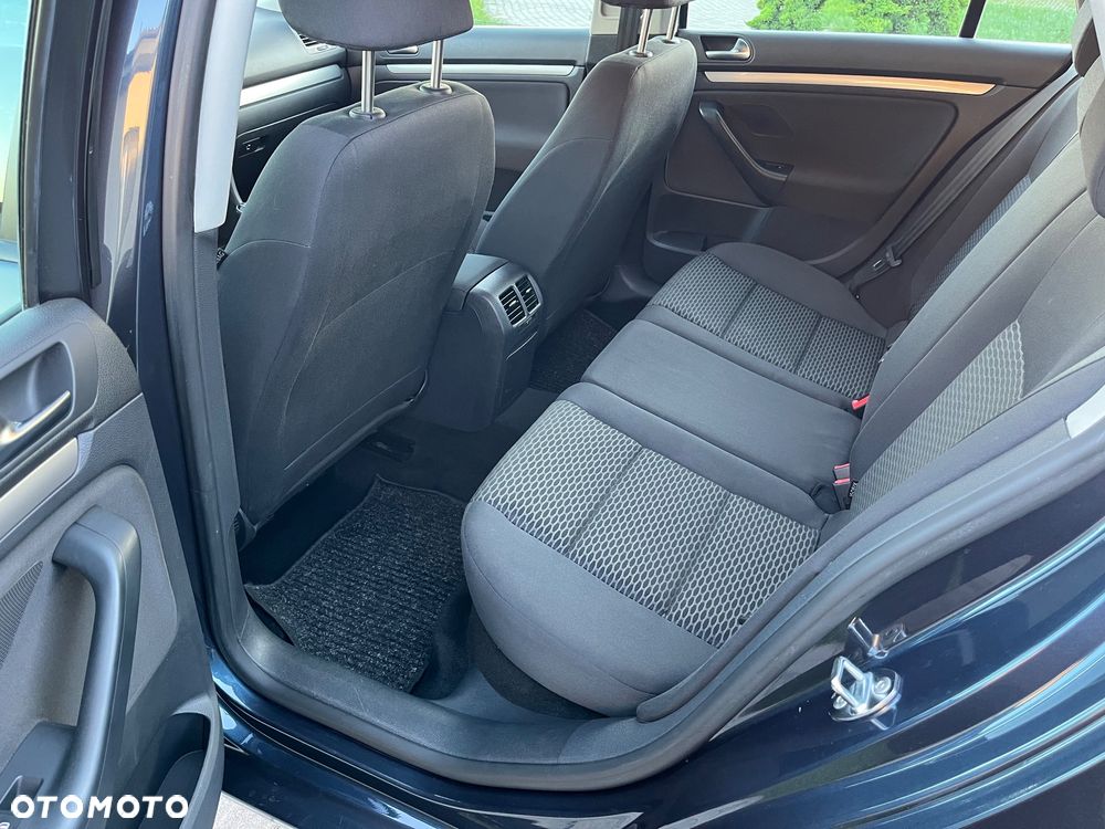 Volkswagen Golf - 10