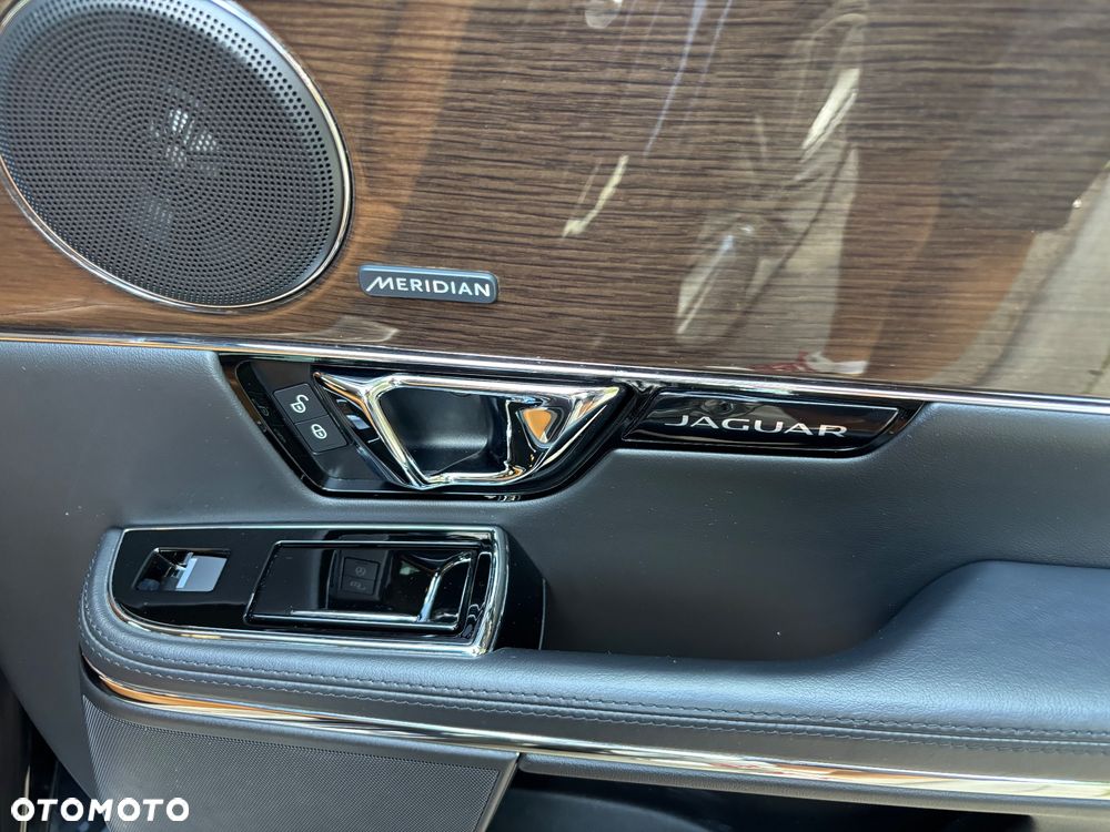 Jaguar XJ 3.0 V6 Langversion Portfolio - 12