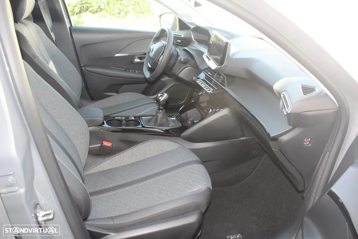 Peugeot 208 1.2 PureTech Allure Pack - 17
