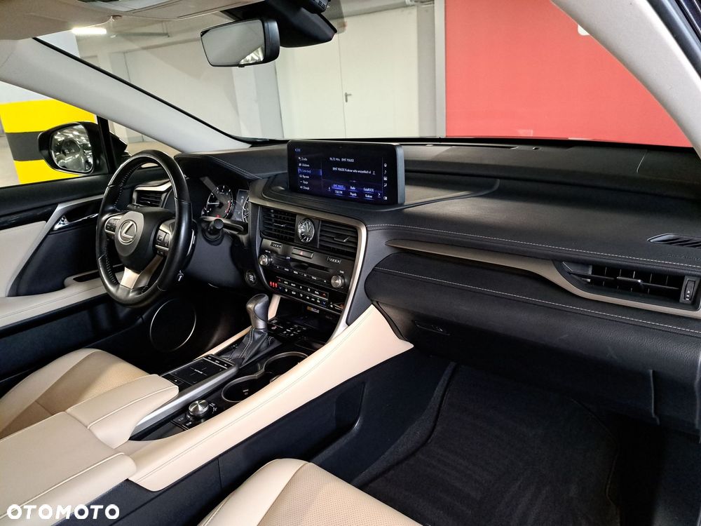 Lexus RX - 16