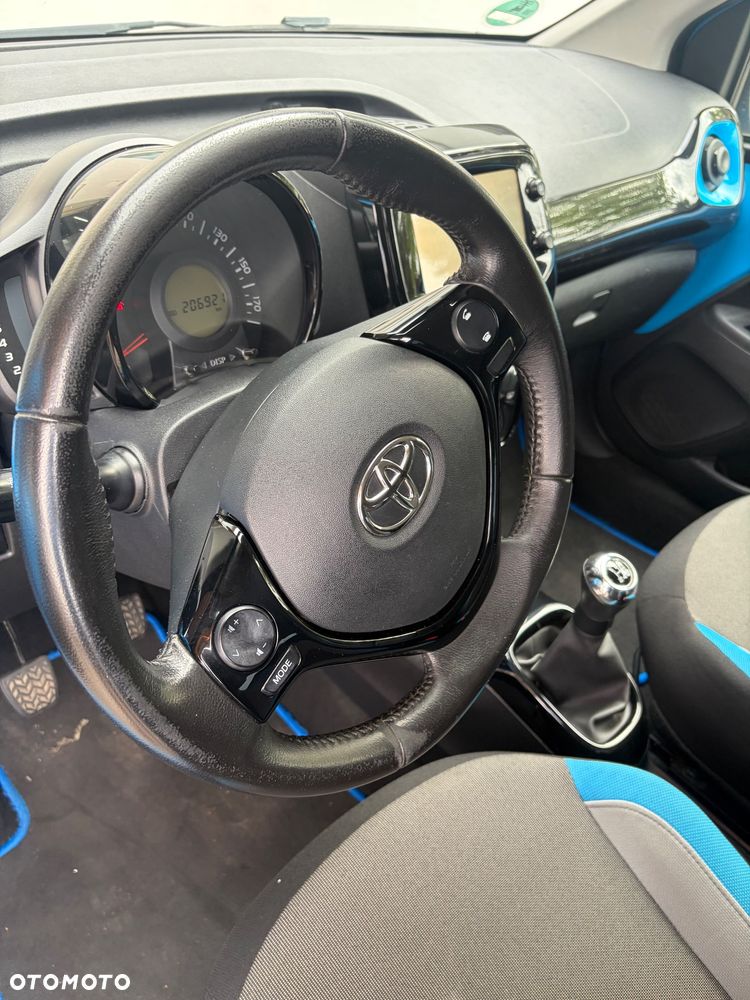 Toyota Aygo x-play Eco - 23