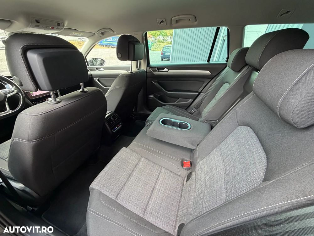 Volkswagen Passat 1.6 TDI SCR DSG Comfortline - 16