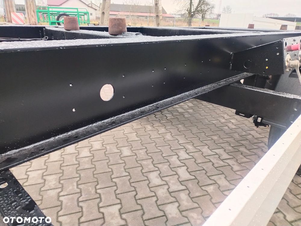 Krone Przyczep BDF 3 osie Gruba Solidna rama - 7