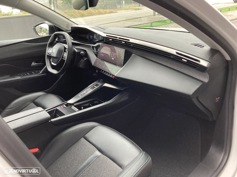 Peugeot 308 BlueHDi FAP 130 EAT8 Stop & Start Allure Pack - 33