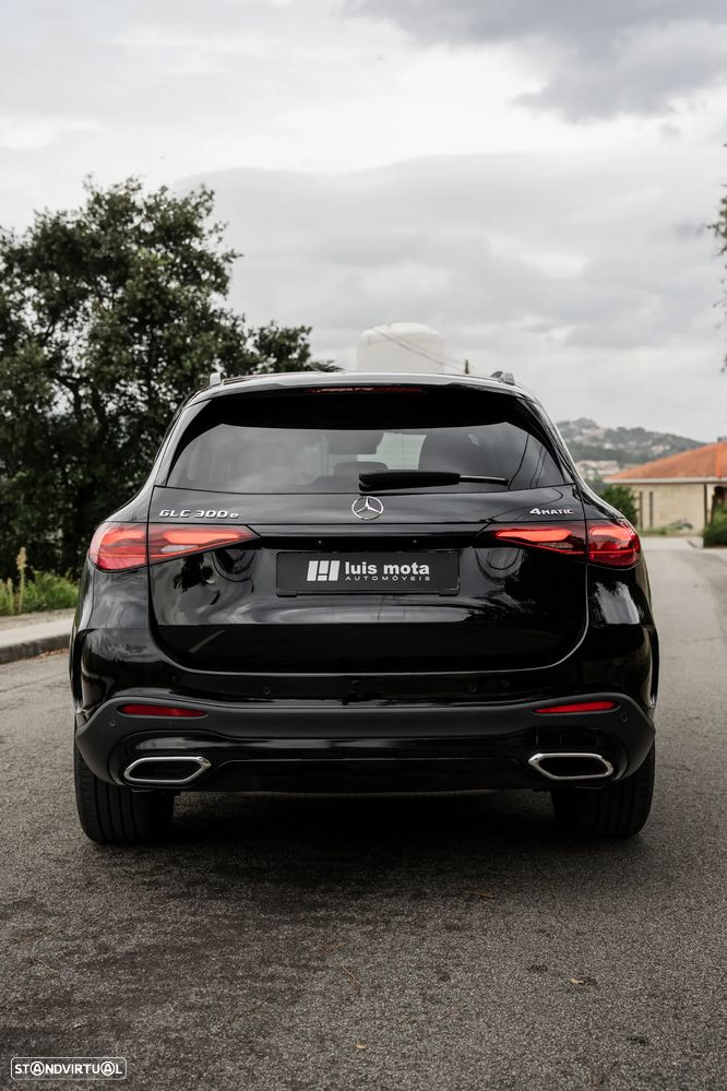 Mercedes-Benz GLC 300 e 4Matic 9G-TRONIC AMG Line Advanced - 17