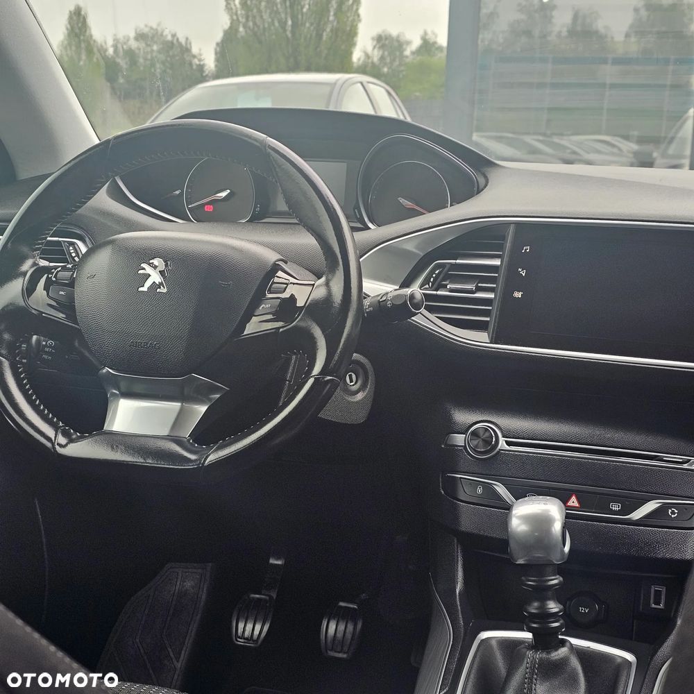 Peugeot 308 - 24