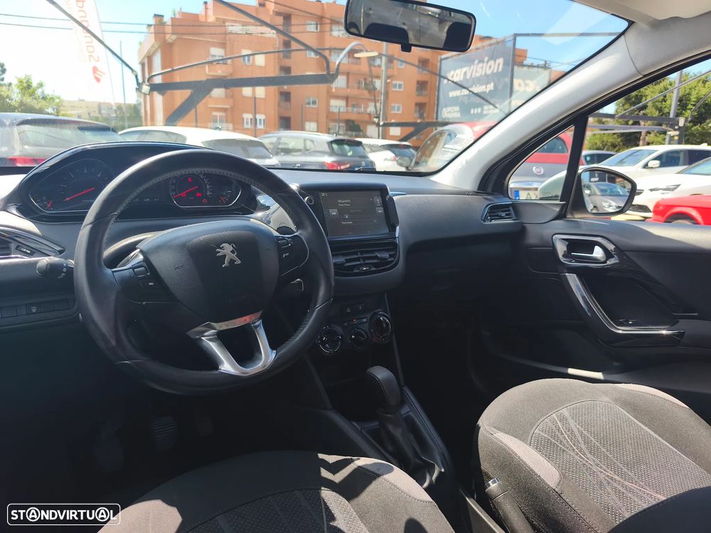 Peugeot 208 1.4 HDi SE Style - 9