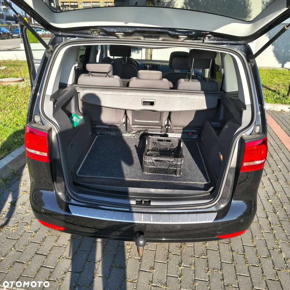 Volkswagen Touran 2.0 TDI DPF Highline - 12