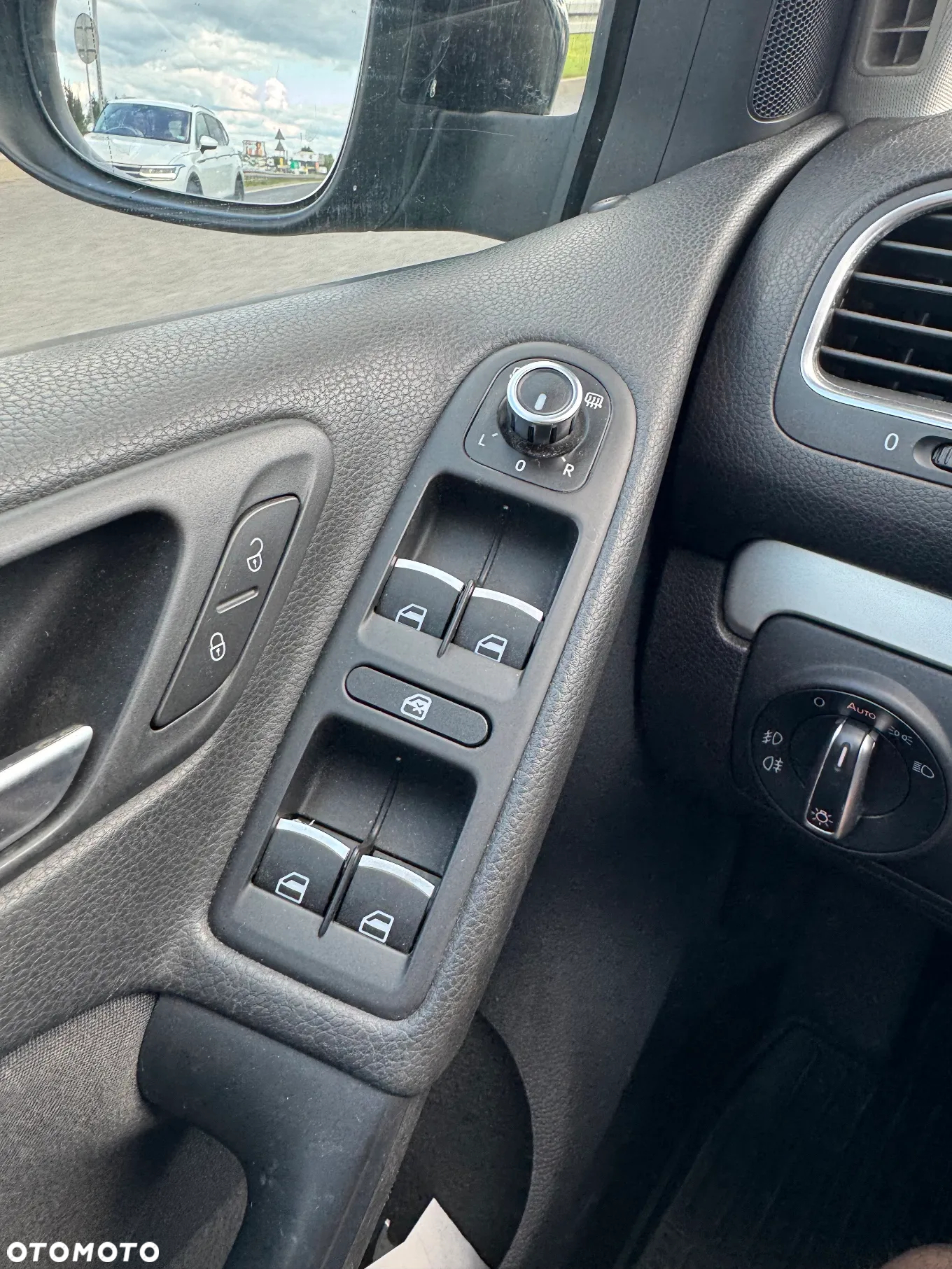 Volkswagen Golf VI 1.6 TDI Highline - 19