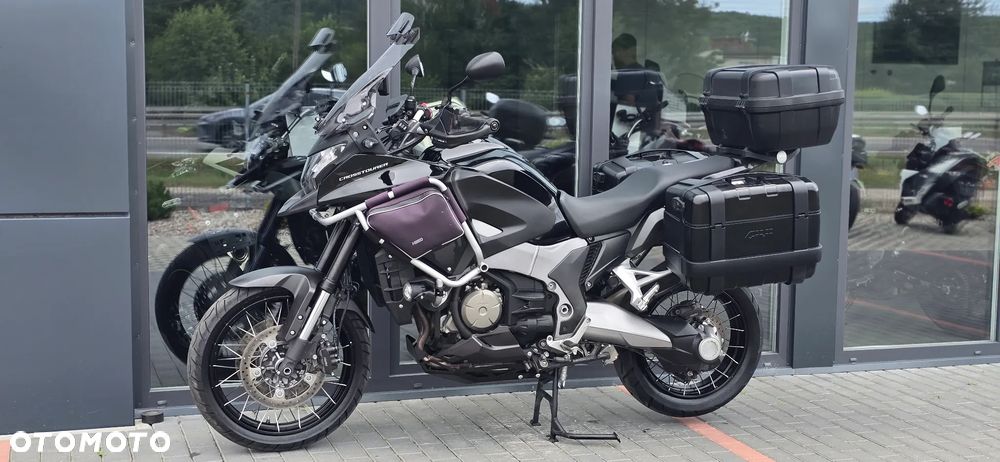 Honda VFR - 24