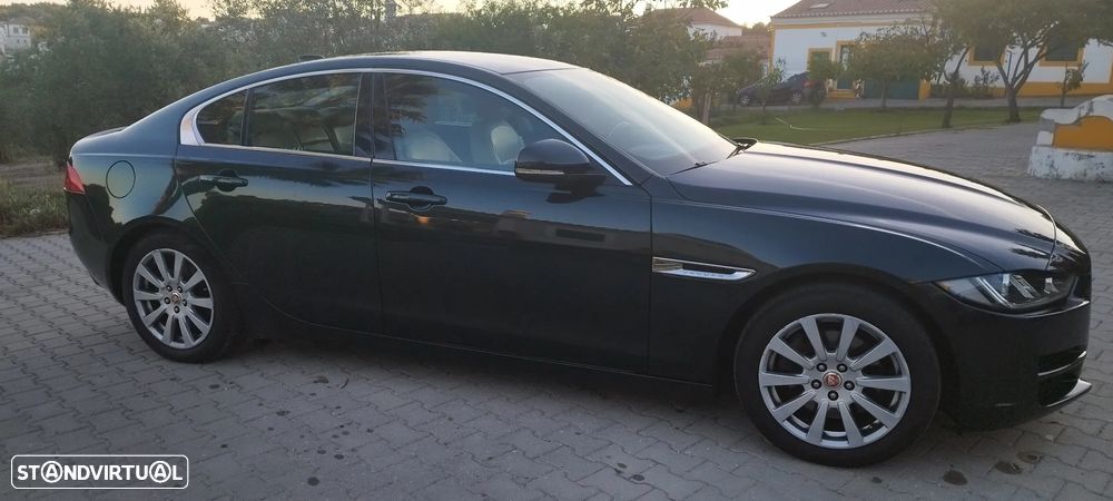 Jaguar XE 2.0 D Portfolio AWD Aut. - 4