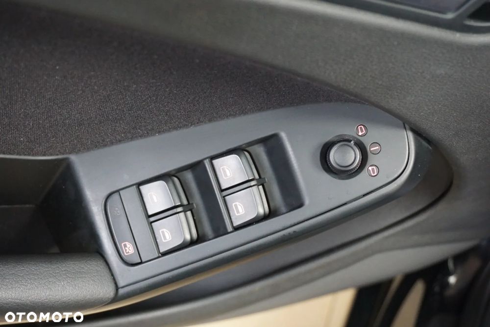 Audi A4 Avant 2.0 TDI DPF Ambiente - 22