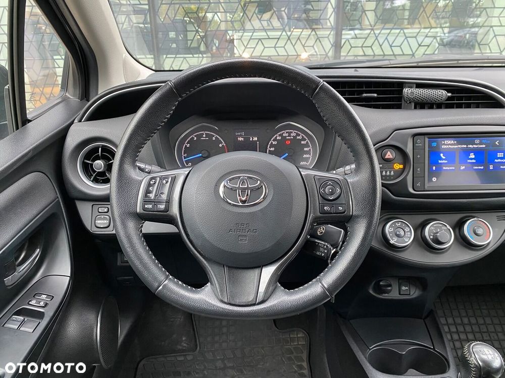 Toyota Yaris 1.5 Premium - 14