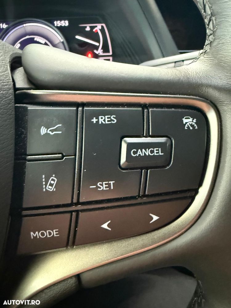 Lexus UX 250h Executive Line - 16