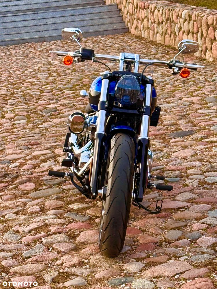 Harley-Davidson Softail Breakout - 13