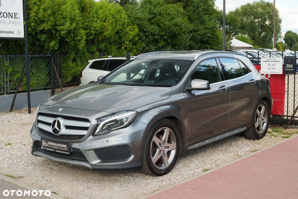 Mercedes-Benz GLA 180 7G-DCT AMG Line - 33