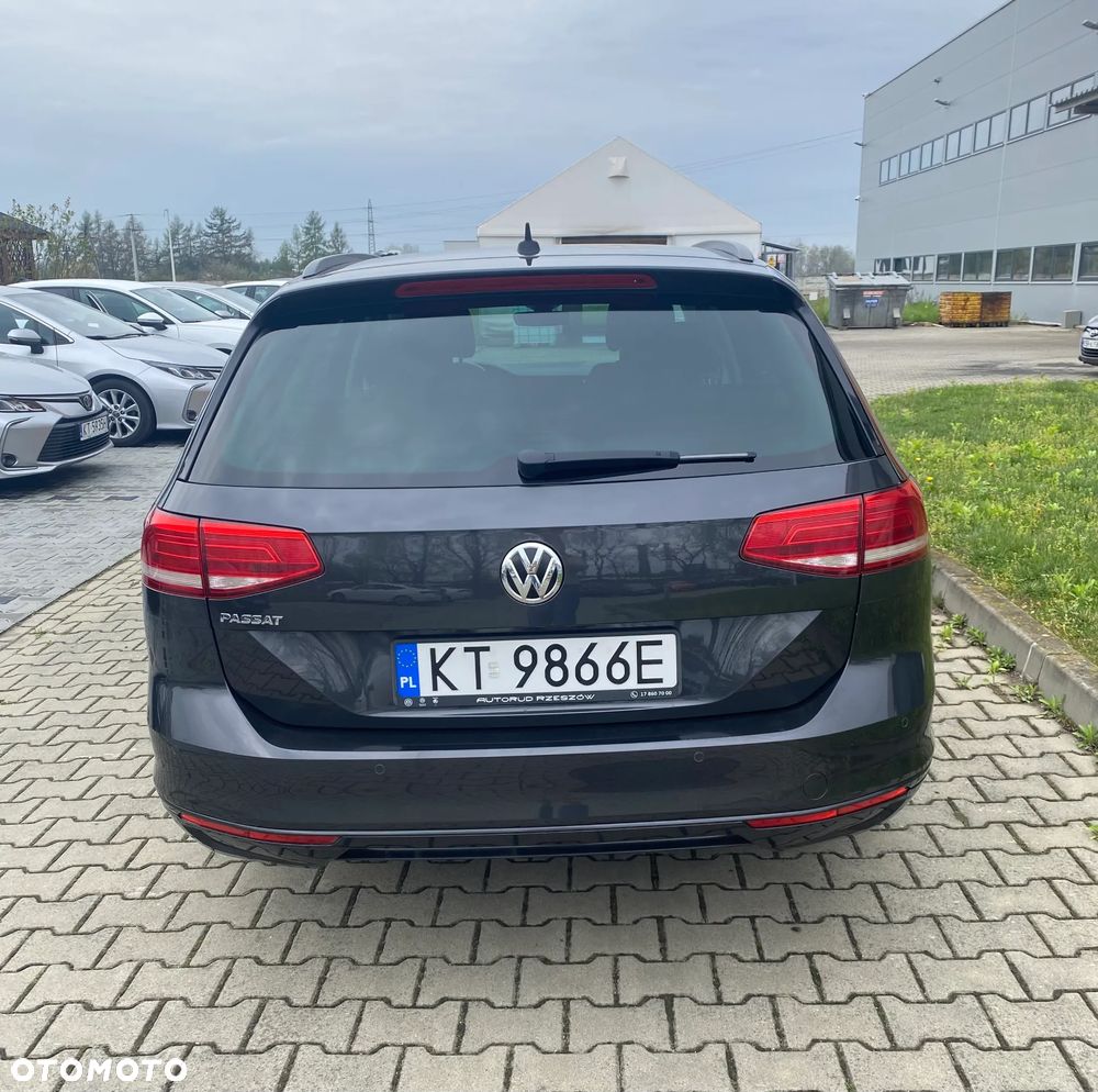 Volkswagen Passat Variant - 4