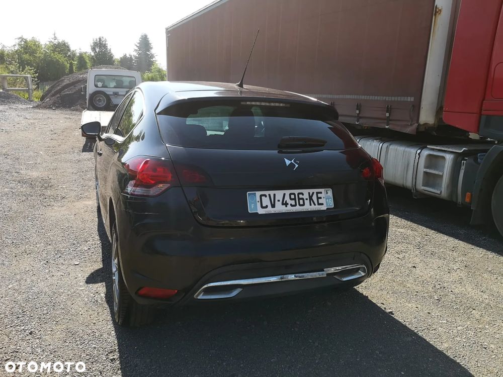 Citroën DS4 1.6 HDi SoChic - 24