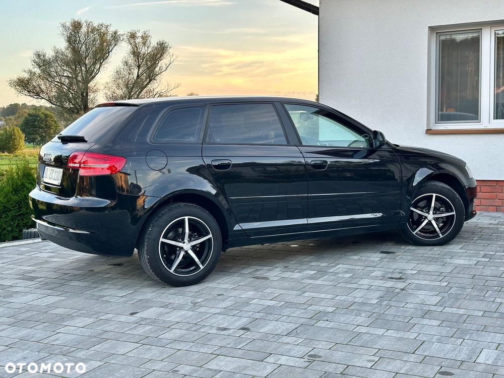 Audi A3 Sportback 1.6 Ambition - 12