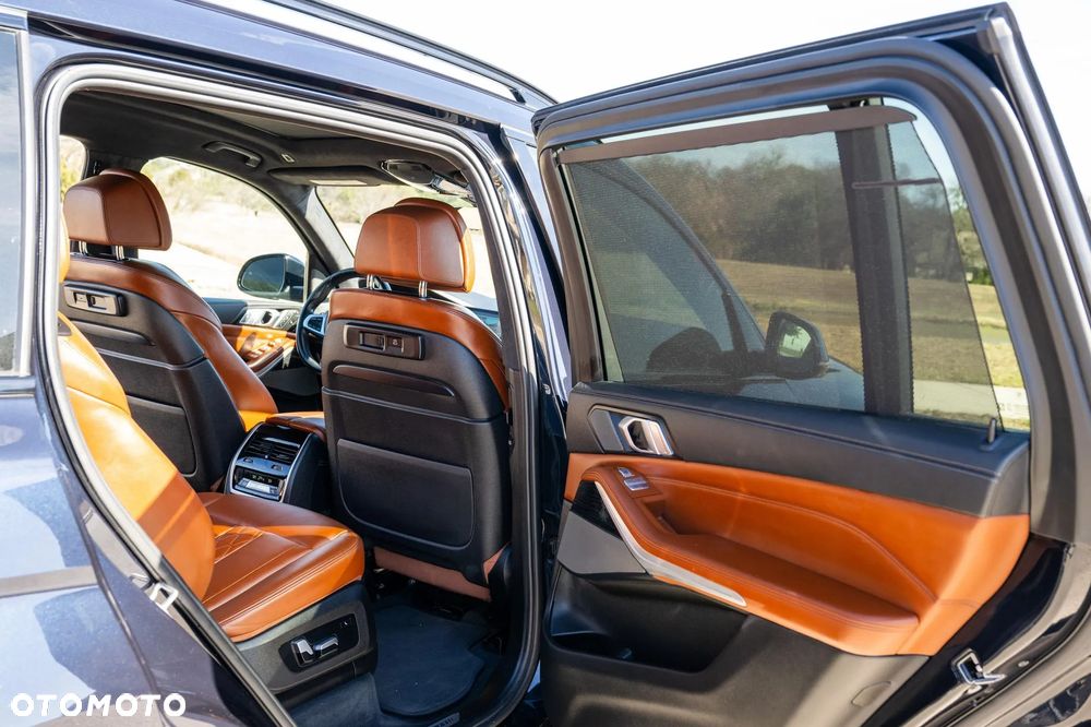 BMW X7 xDrive40i - 28