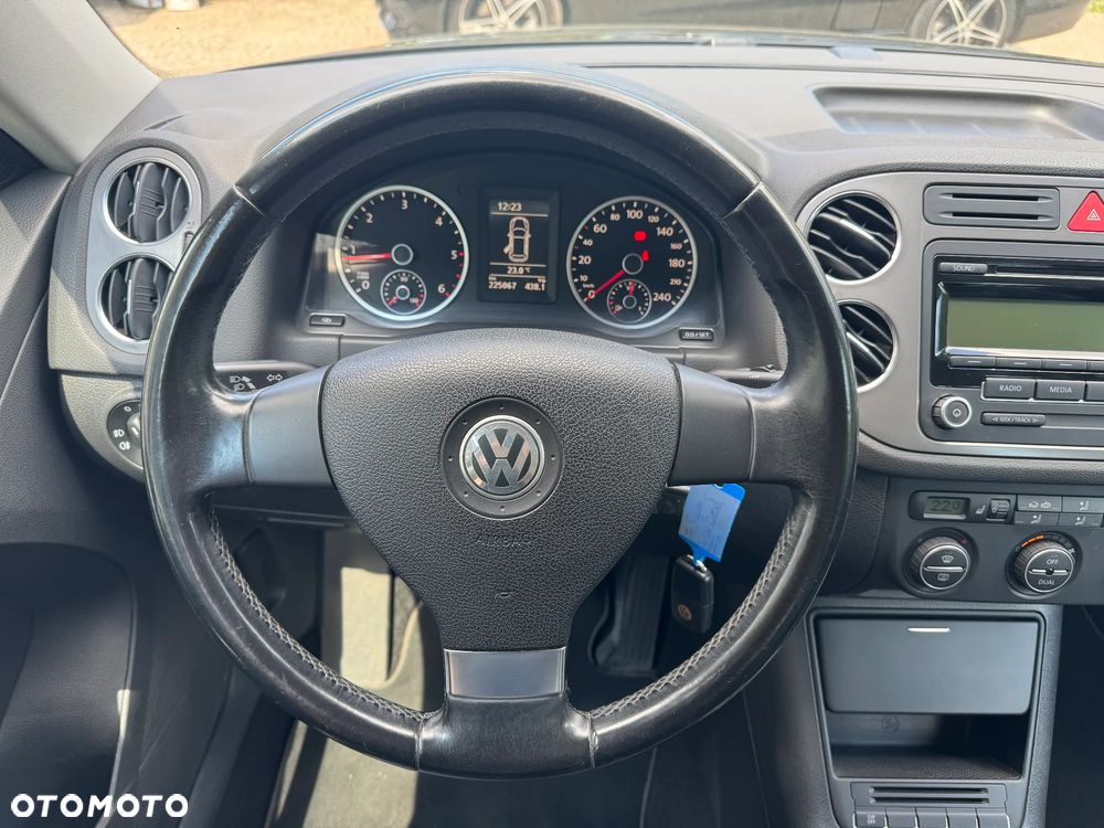 Volkswagen Tiguan 2.0 TDI DPF BlueMotion Technology Trend & Fun - 13
