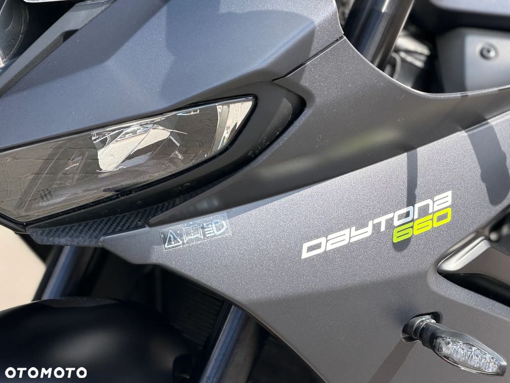 Triumph Daytona - 9