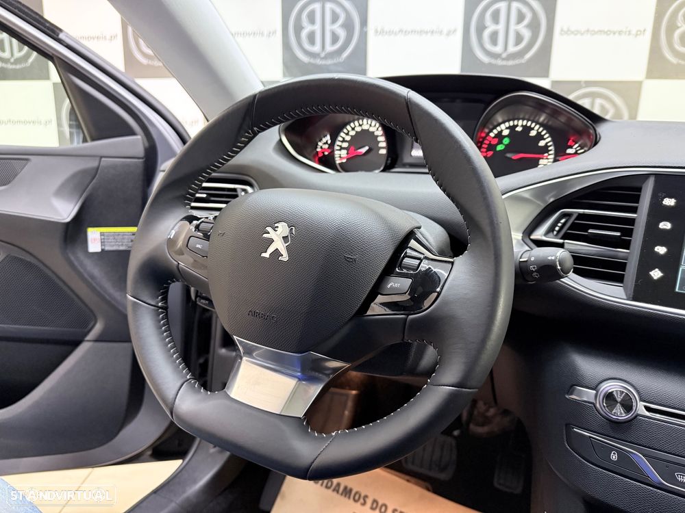 Peugeot 308 PureTech 130 GPF EAT8 Stop & Start Allure - 29