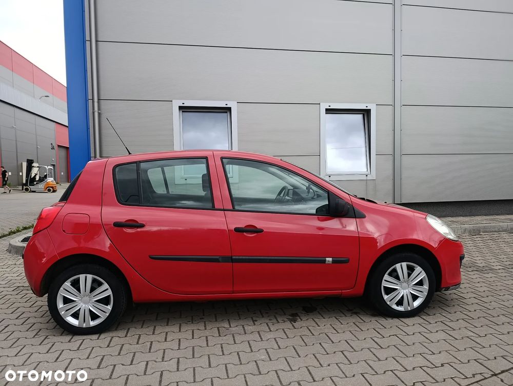 Renault Clio - 19