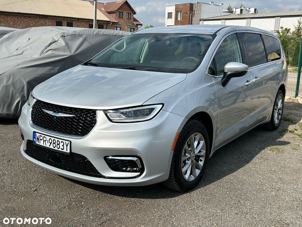 Chrysler Pacifica - 3