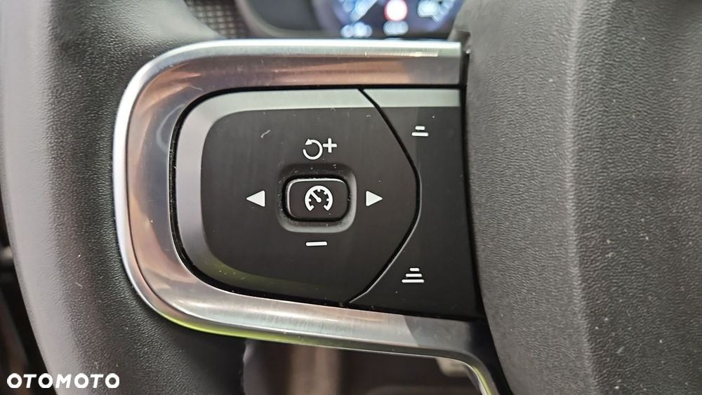 Volvo XC 40 T5 Plug-In Hybrid R-Design - 16