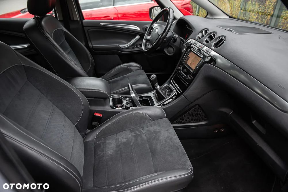 Ford S-Max 2.0 TDCi DPF Champions Edition - 26