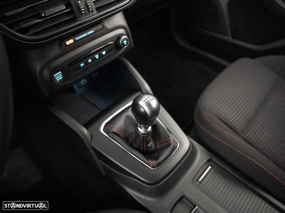 Ford Focus SW 1.0 EcoBoost MHEV ST-Line - 24