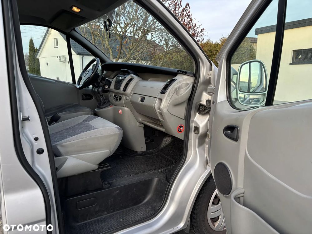 Opel Vivaro - 16