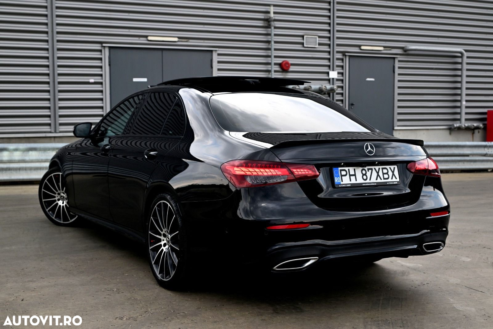 Mercedes-Benz E 450 4Matic 9G-TRONIC AMG Line - 3