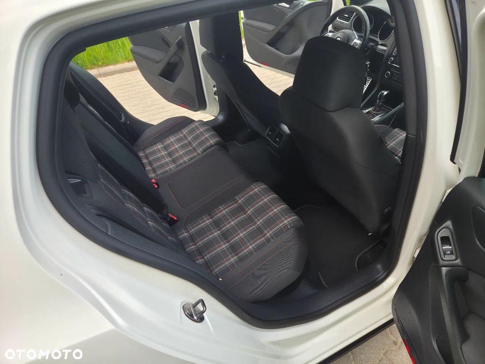 Volkswagen Golf 2.0 GTI DSG - 24