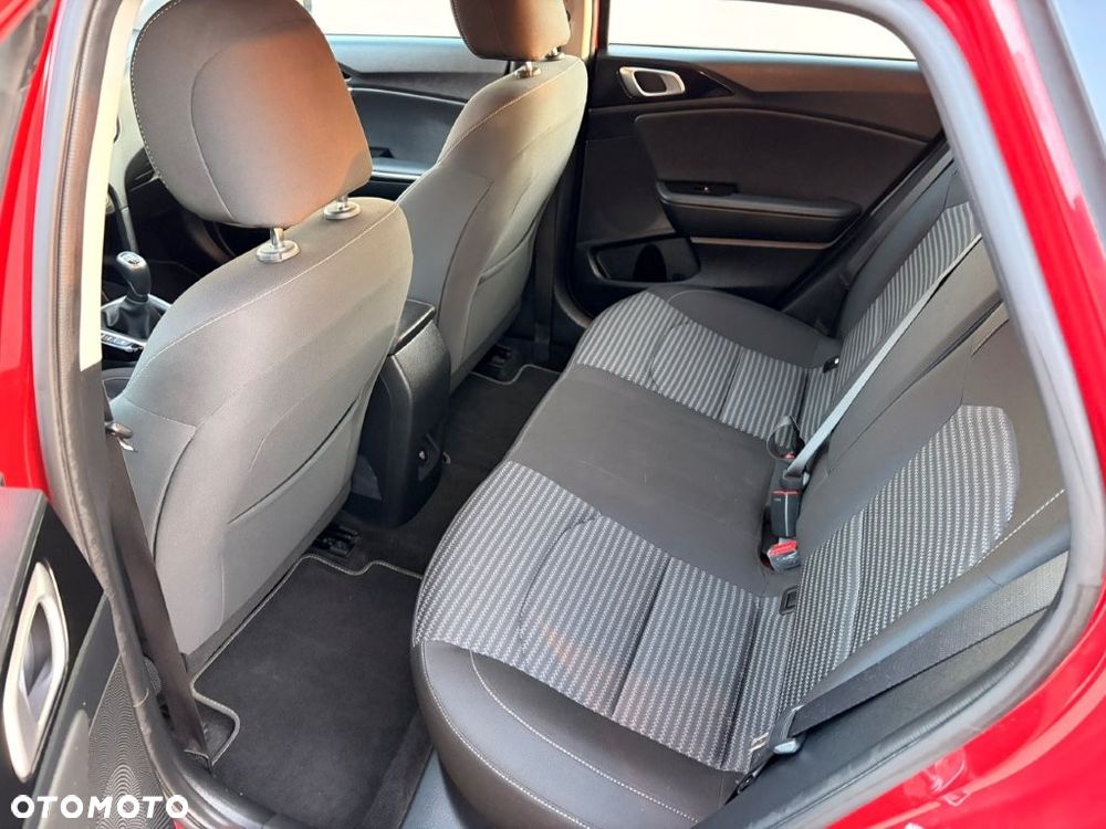 Kia Ceed - 26