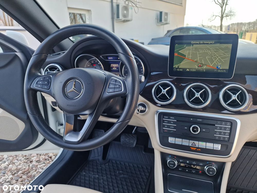 Mercedes-Benz CLA - 11