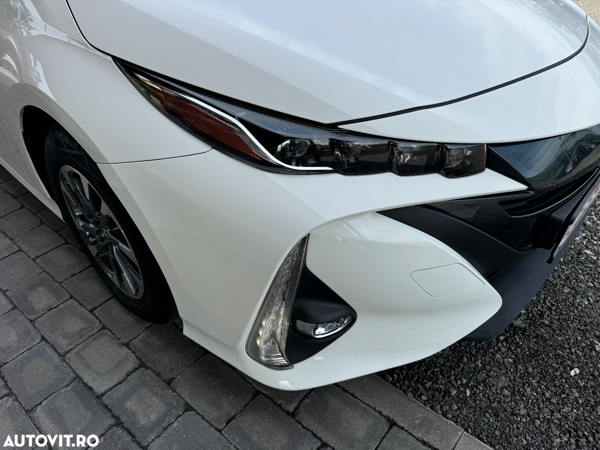 Toyota Prius Plug-in Hybrid Solar - 30