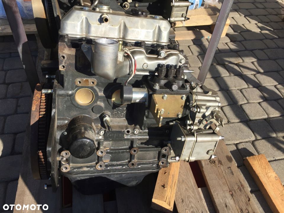 ISEKI E3CD - B70 silnik blok wał korbowód głowica - 1